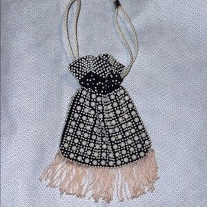 Vintage beaded tassel drawstring pouch wristlet black and white